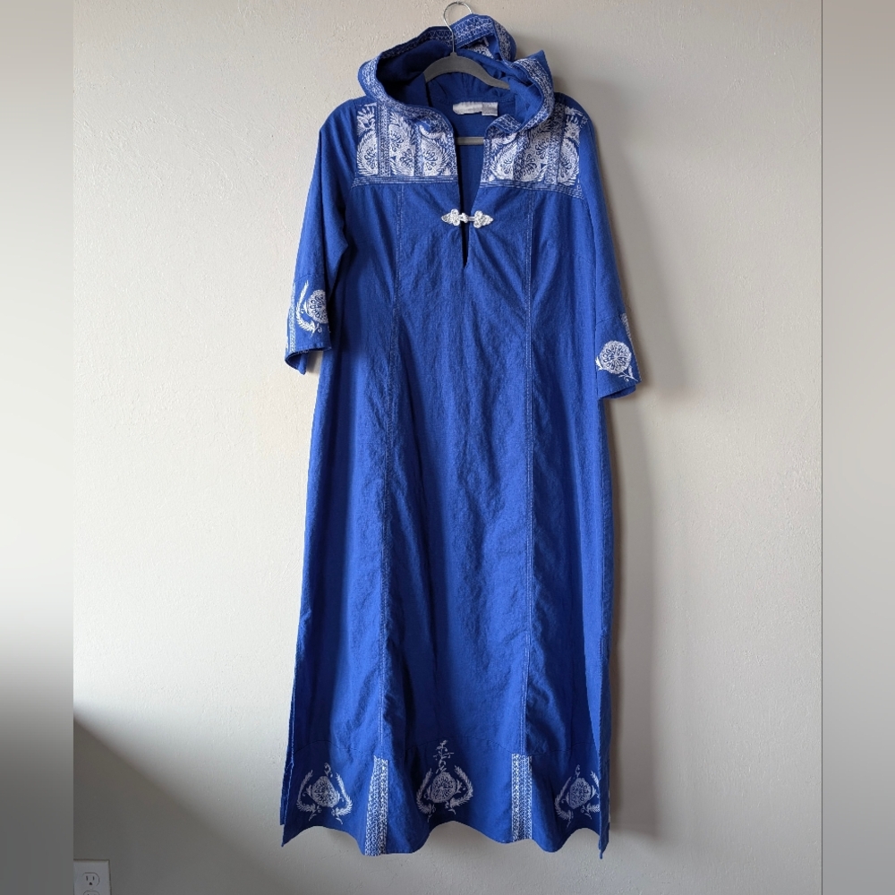 Soft Surroundings Hooded Embroidered Caftan Tunic Blue White Size M Boho Maxi